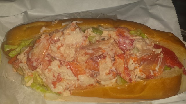 Now THIS is a Lobster Roll!